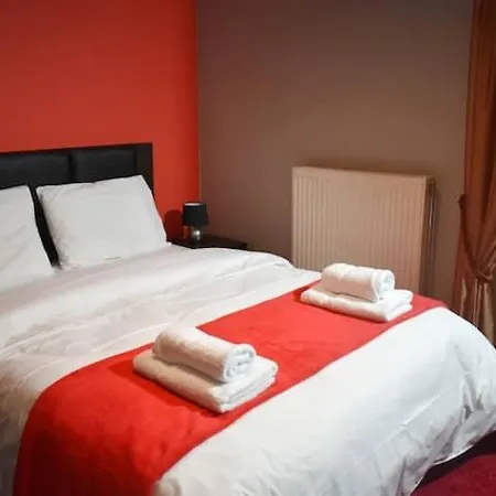 The Red House δίπλα στον μύλο των ξωτικών * Трикала