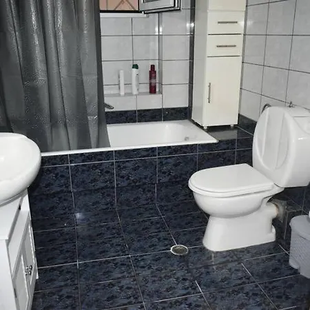 The Red House δίπλα στον μύλο των ξωτικών Апартаменты *