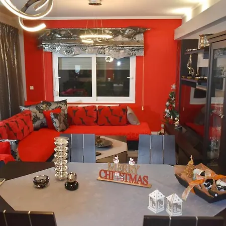 The Red House δίπλα στον μύλο των ξωτικών *