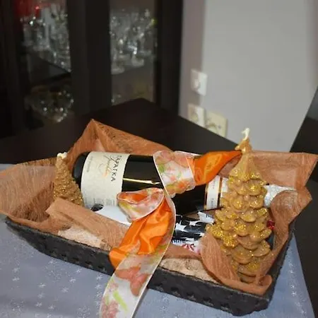 The Red House δίπλα στον μύλο των ξωτικών